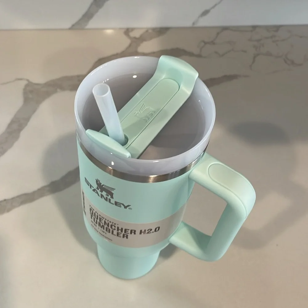 Stanley - MINT (light green) - 40 oz. Flowstate Quencher H2.0 Tumbler - NWT!